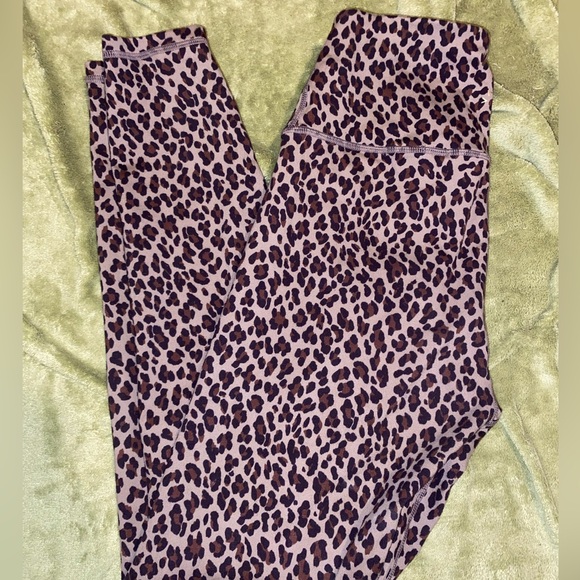Varley Women’s Leggings Cheetah Size S - Picture 2 of 5